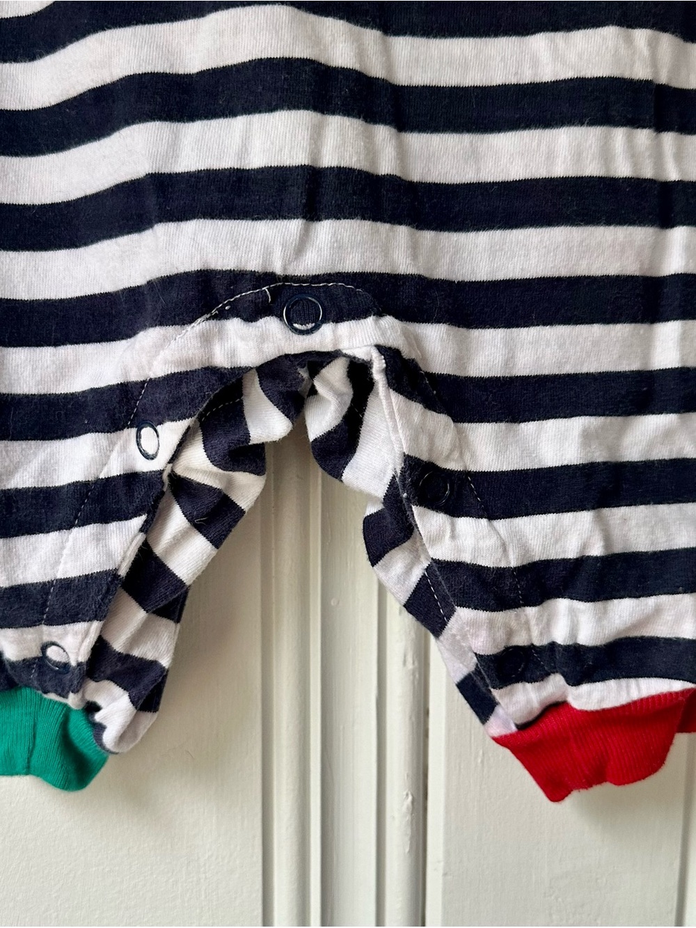 VTG Striped Black & White Onesie with Colorful Car Design - Picture 5 of 5